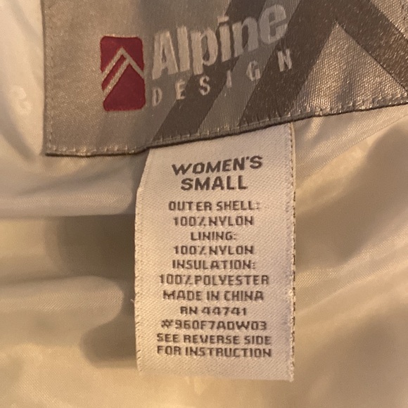 🤍🤍ALPINE DESIGNS WHITE JACKET WITH REMOVABLE FAUX FUR HOOD🤍🤍 - Picture 8 of 8